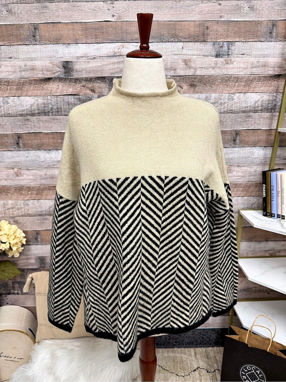 Halogen soft tan mock neck sweater w/ black pattern M